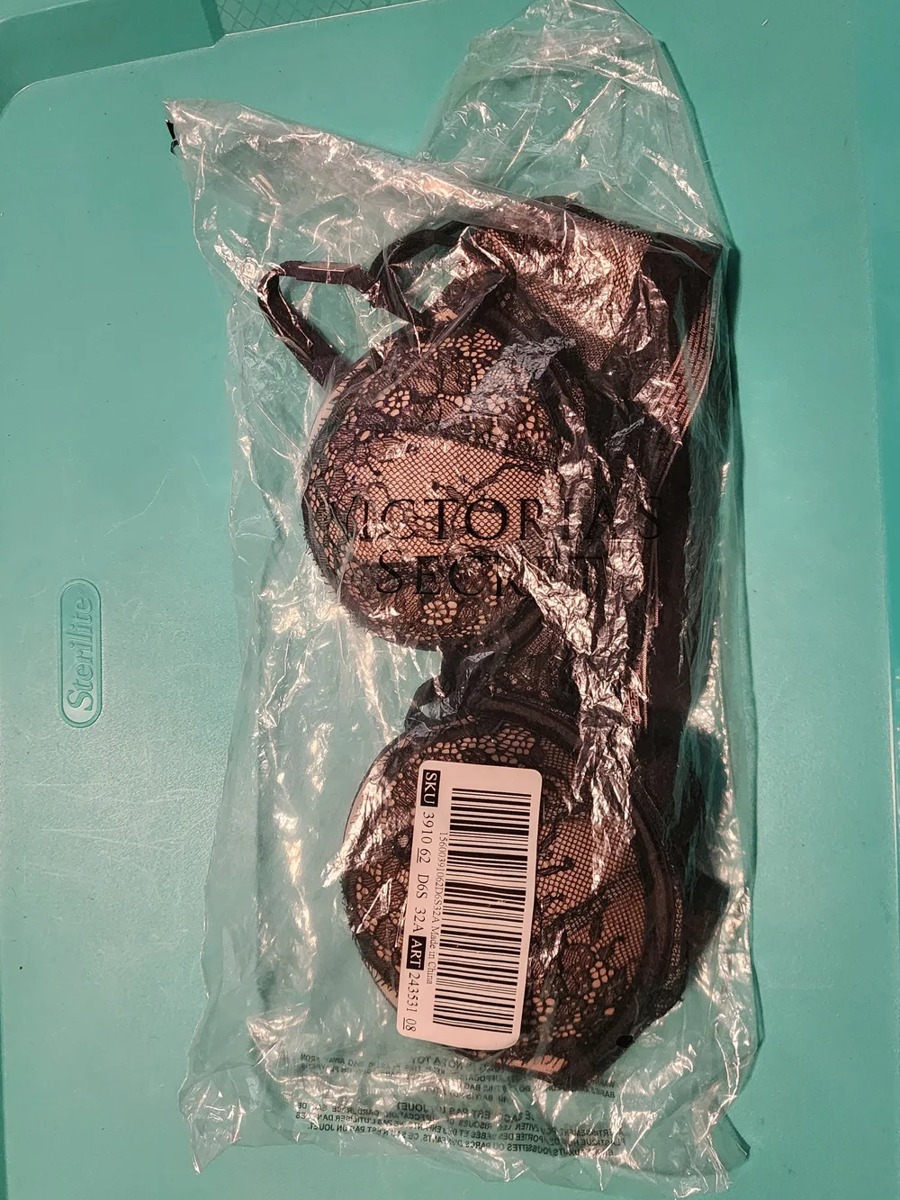 Victoria's Secret Black Lace Overlay Push-Up Bra Sz. 32A - Picture 5 of 6
